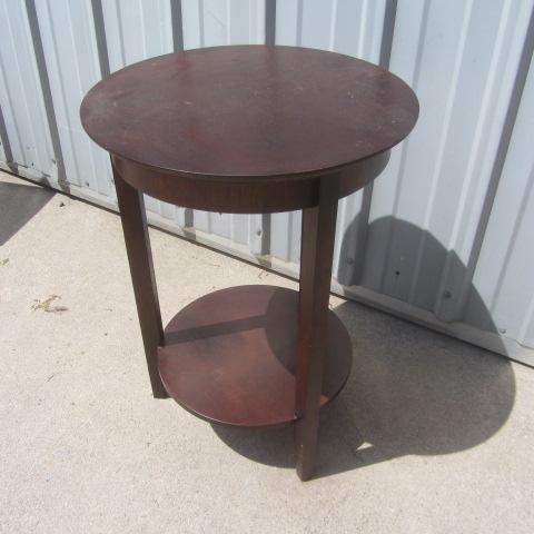 Round Lamp Table