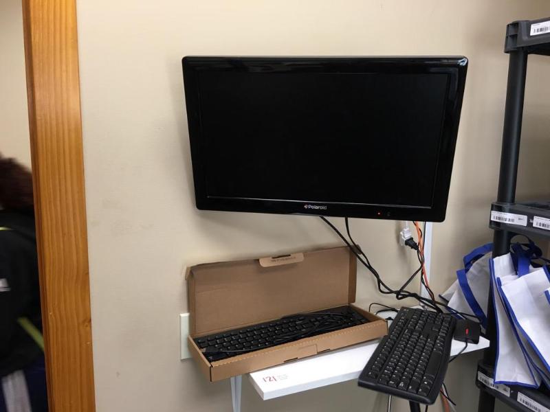 lot 121 image: Polaroid monitor with Logitech K120and Dell k...