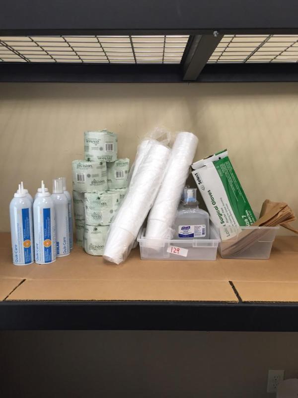 lot 129 image: Lot of 6 cans of Quik-Care Ecolab foaming han...