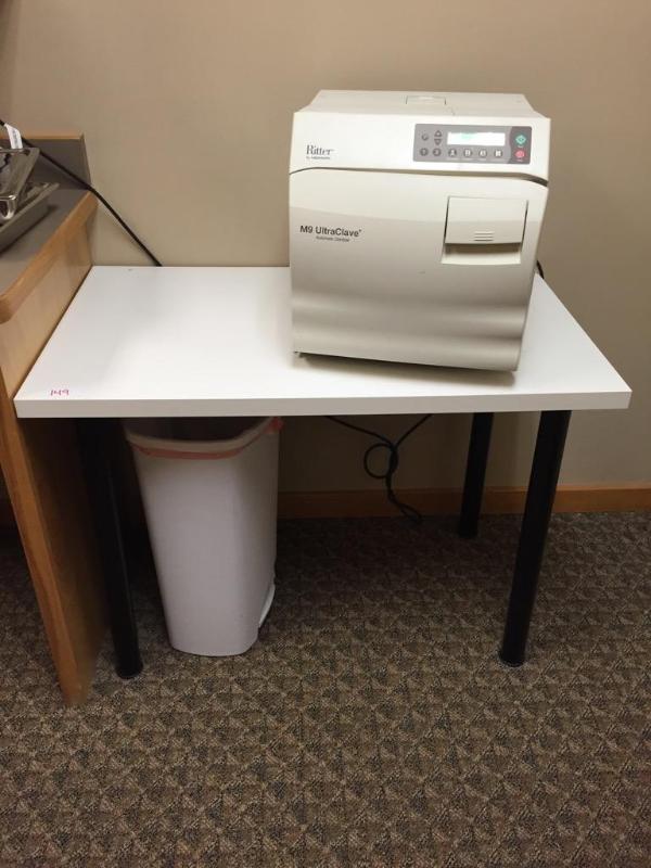 lot 149 image: White IKEA table 23.5&quotx29&quotx39.5&quo...