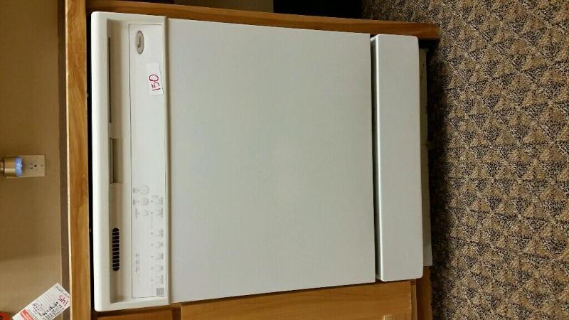 lot 150 image: Whirlpool dishwasher model no DU915PWPQ0...