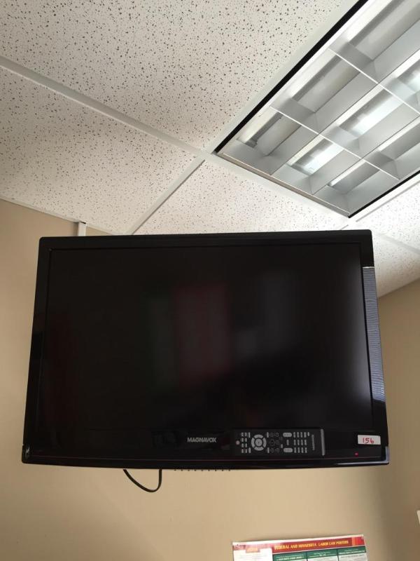 lot 156 image: Magnavox TV DVD combo model no 32MD301BF7 wi...