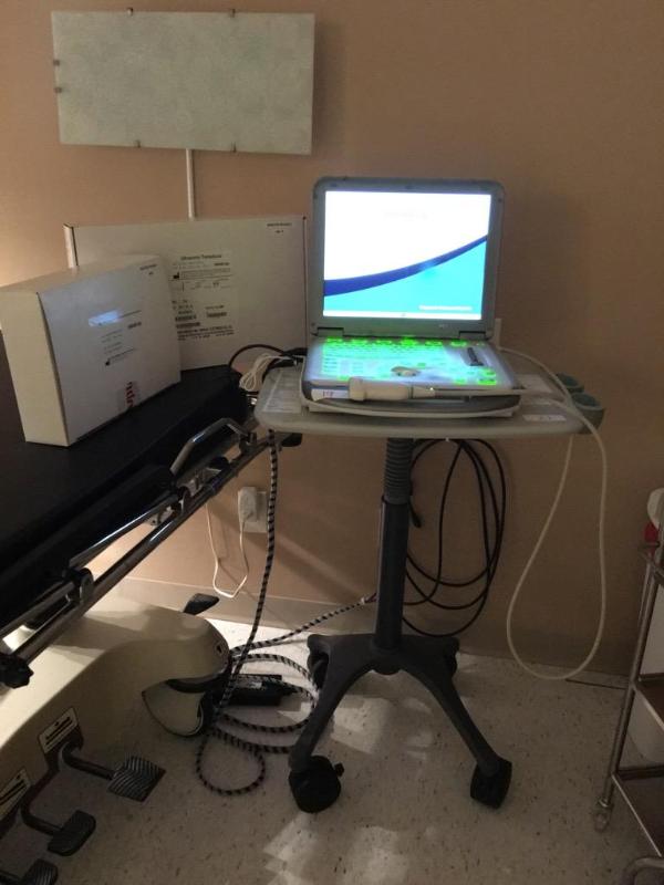 lot 19 image: MindRay M5 Ultrasound machine and Model 7L4S ...