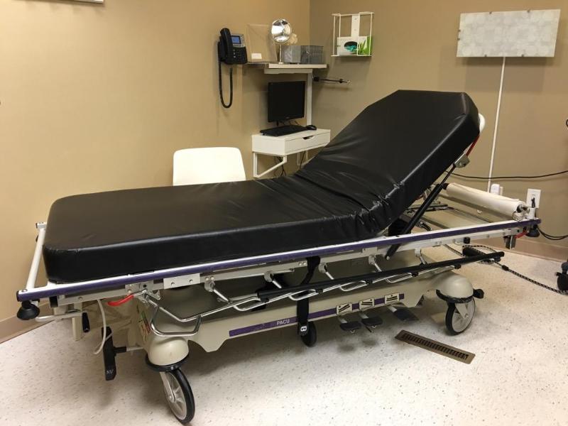 lot 20 image: Stryker 1501 Emergency Department PACU Stret...