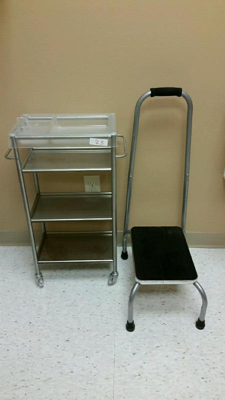 lot 23 image: Metal rolling cart (10&quotx18.5&quotx30.5&...