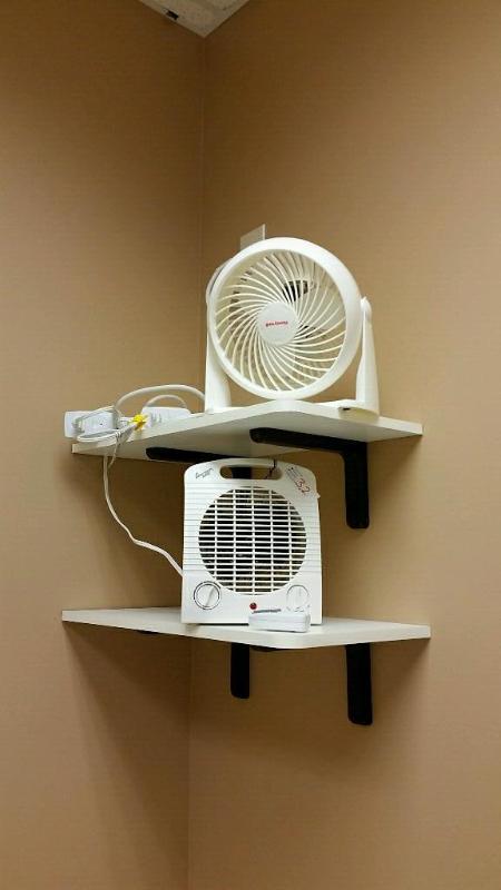 lot 32 image: Honeywell fanComfort Zone heaterIKEA 1210 w...