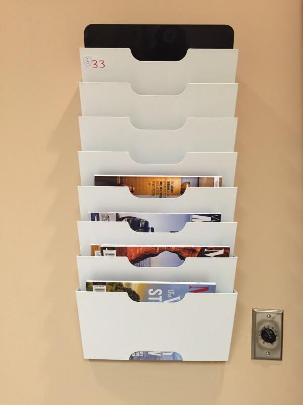 lot 33 image: 3 Magazine racks. 13&quotx27.5"...