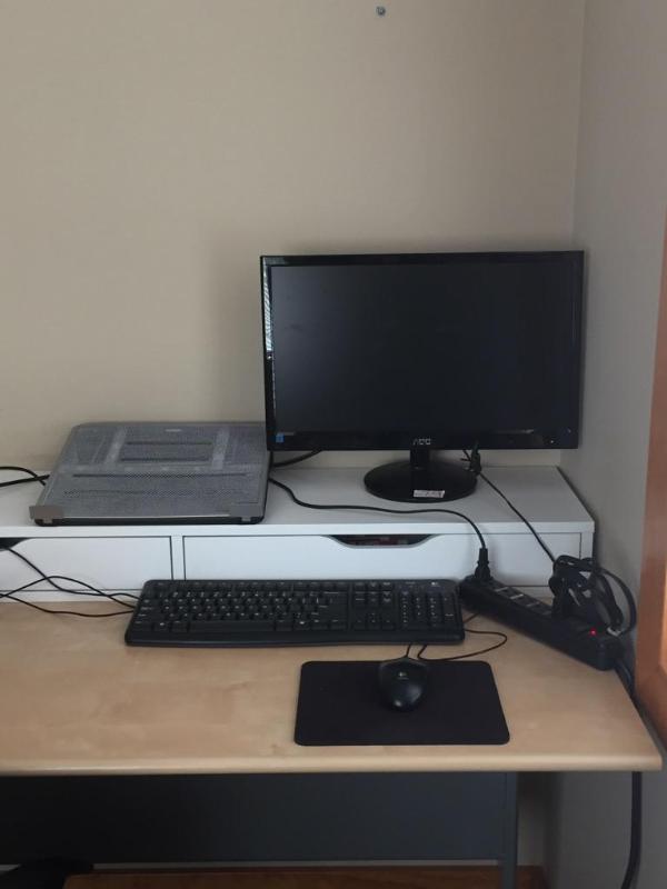 lot 79 image: AOC LCD monitor model 200LM00011Rolodex comp...