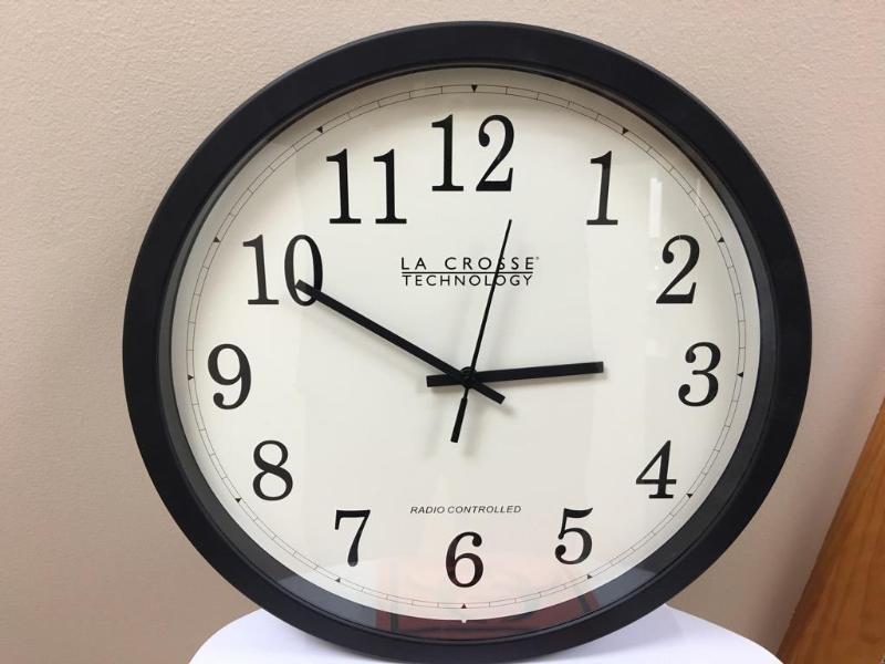 lot 90 image: La Crosse Technology radio controlled Clock...
