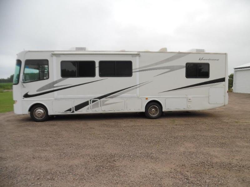 2006 Four Winds Hurricane Motorhome