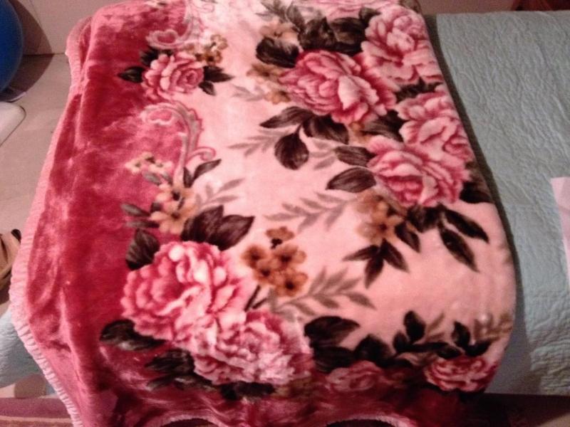 Queen size bed spread