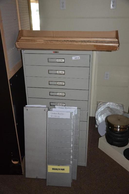 lot 10 image: Russ Bassett Metal filing cabinet 25&quotx28...