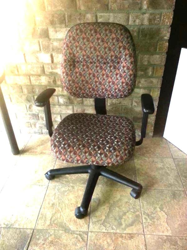 lot 152 image: Office chair, adjustible...