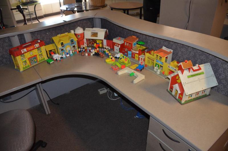 lot 17 image: Large lot of fisher price toys Police statio...