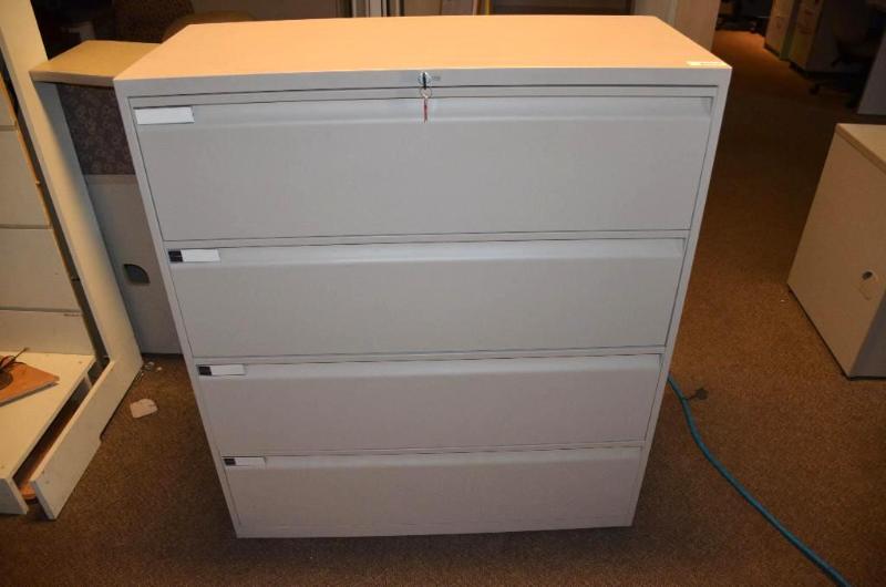 lot 19 image: Metal filing cabinet 42x18x28...