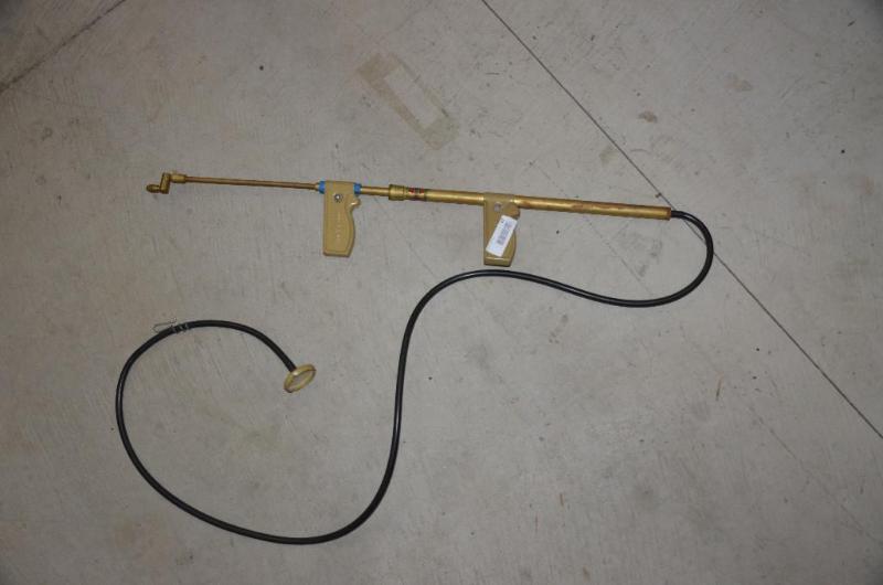 lot 47 image: Hudson trombone hand sprayer 32" long...