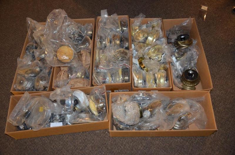 lot 77 image: Large lot of incandescent fixture...
