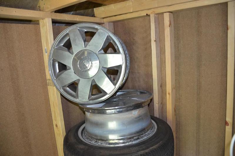 Cadillac GTS aluminum rims 17&quot (2)...