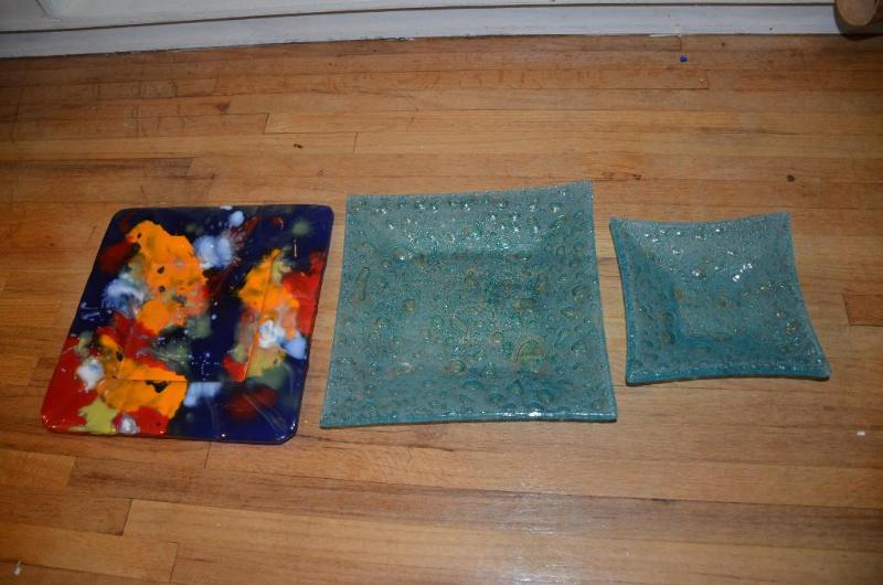 Colored glass plates, the largest is 11&quot...