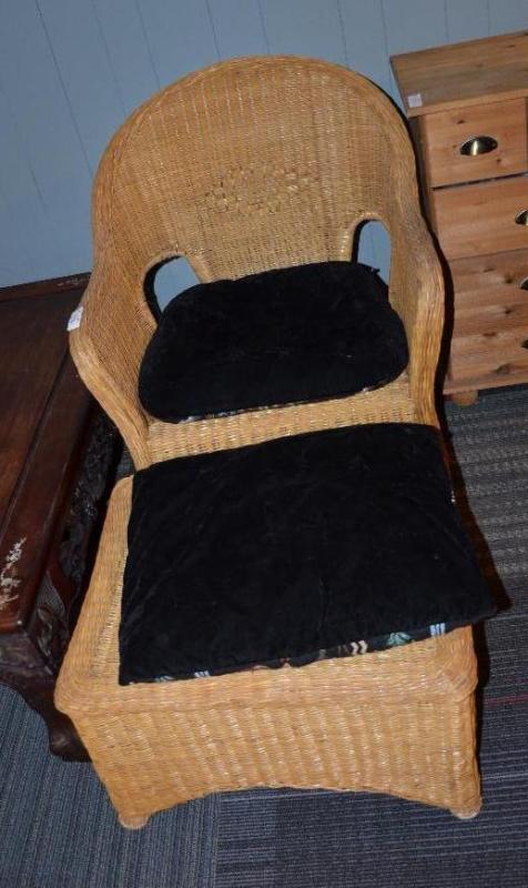 Wicker rocking&nbsp chair and ottoman 20x24x...