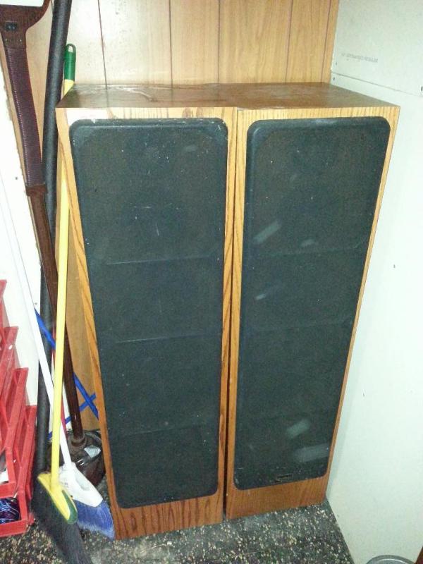Invinity CS 3009 Speakers 13x15x48&quot...
