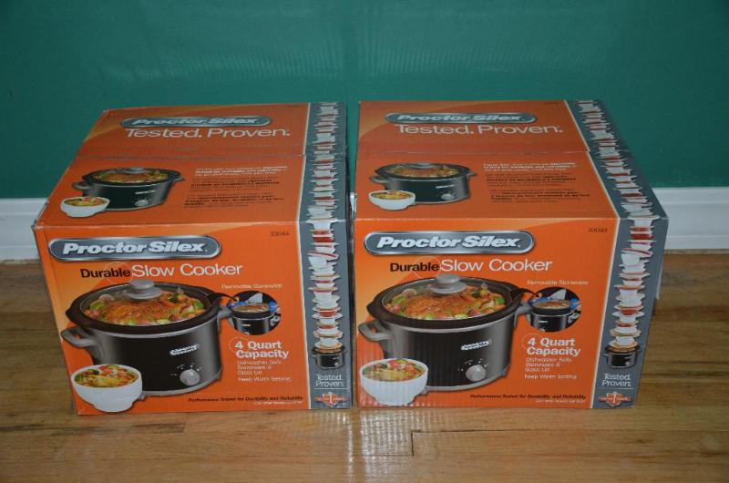 Proctor Solex slow cooker 4 quart. Two slow c...