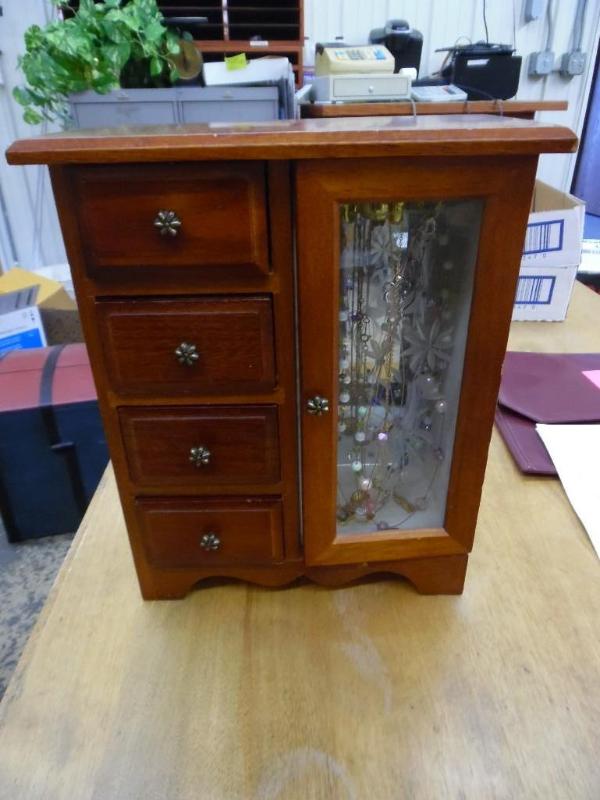 Jewelry box and costume jewelry