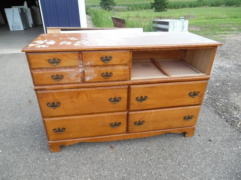 Dresser
