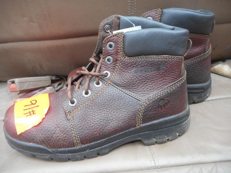 lot 16 image: Wolverine Mens 6 Marquette Work Boots