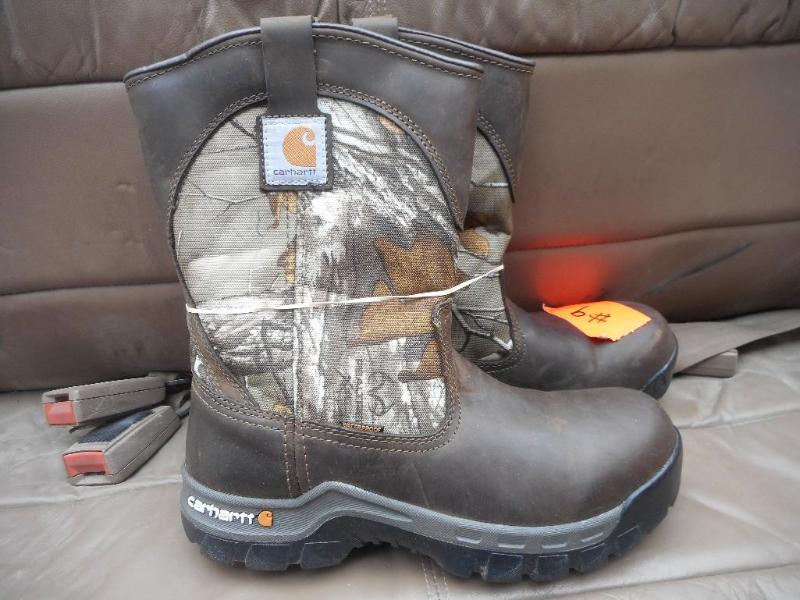 lot 9 image: Carhartt 10 Waterproof