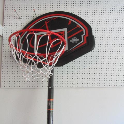 Basketball Pole & Hoop
