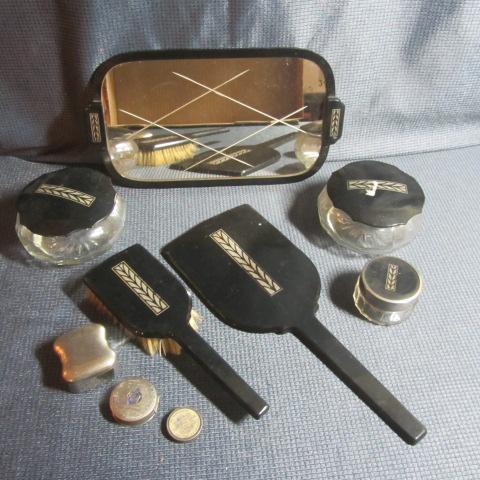 Dresser Set