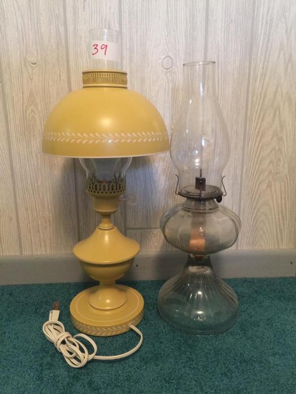 lot 39 image: Antique Underwriters Laboratories Inc. portab...