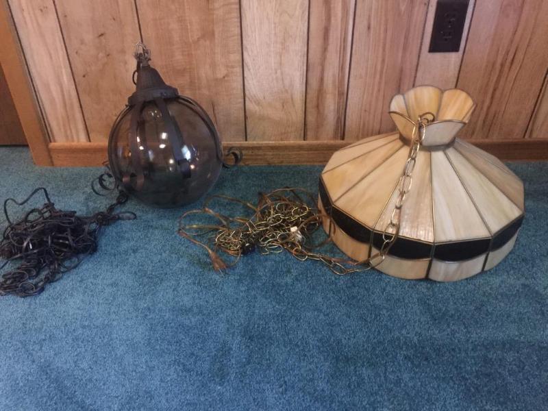 lot 41 image: 2 Antique glass lamps, the largest is  1...