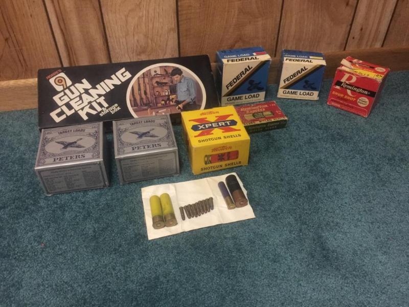 lot 42 image: Lot of gun accessories including 25 plastic ...