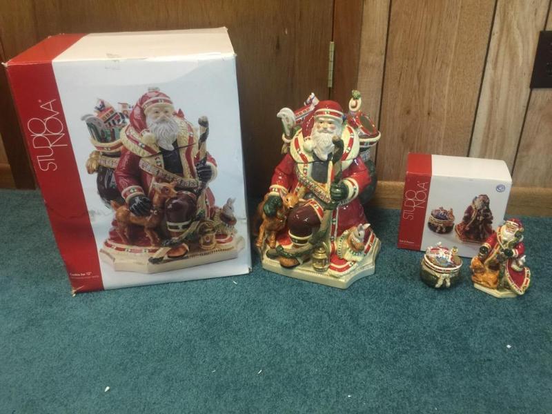 lot 48 image: Studio Nova Woodland Holly Santa Salt & P...