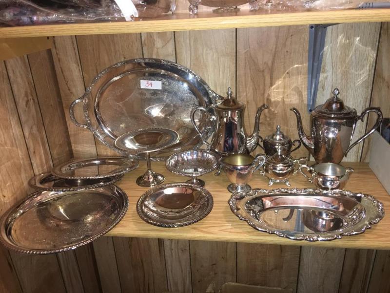 lot 54 image: Large lot of vintage and antique silver piece...