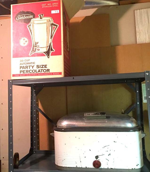 lot 77 image: Sunbeam party size 30 cup Coffee, Tea, or hot...