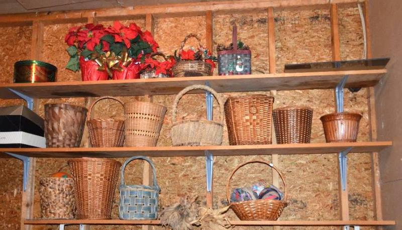 lot 85 image: Baskets as pictured. One basket has 3 large y...