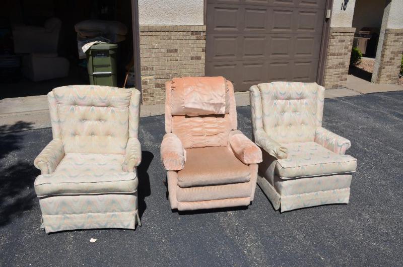 lot 92 image: 2 matching Baker stuffed chairs, one rocker r...