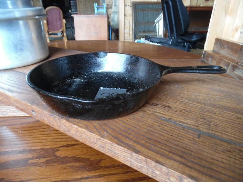 6 Cast Iron Pan