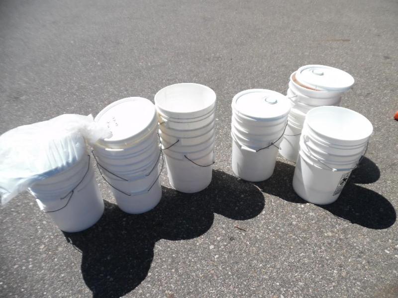 5 gallon buckets