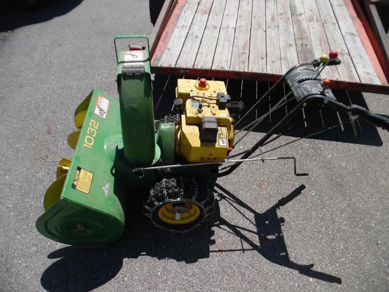 John Deere Snowblower