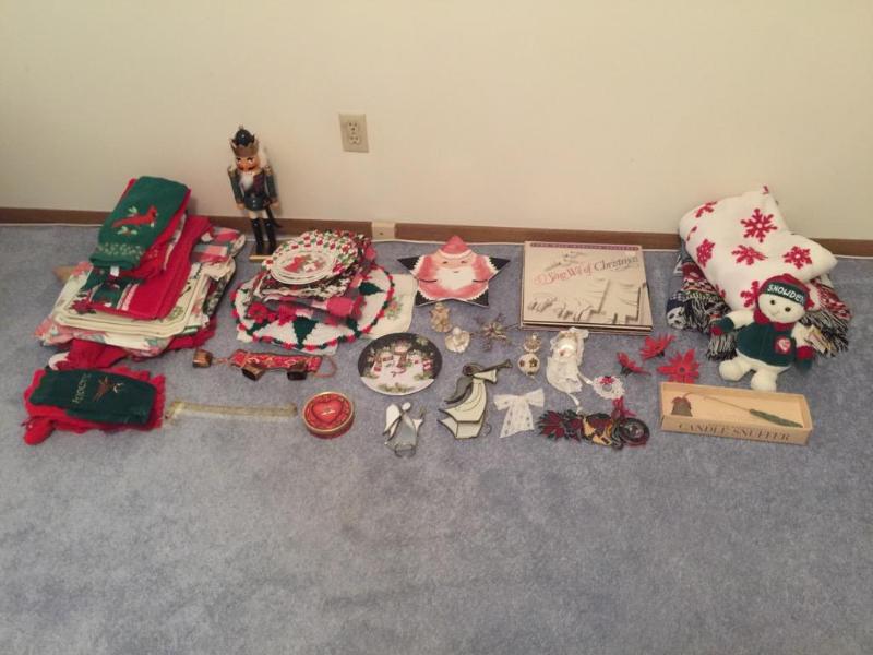 lot 25 image: Lot of Christmas Records, toys, decorations, ...