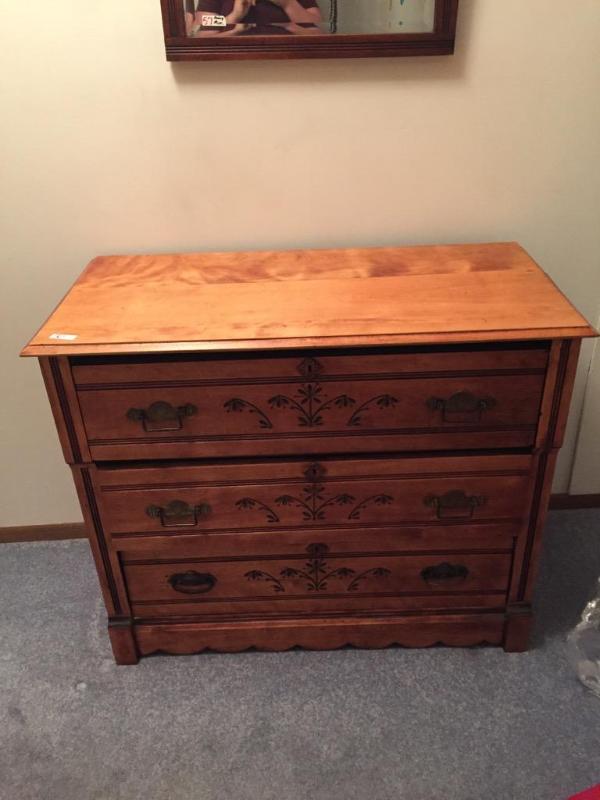 lot 30 image: Vintage Dresser. 38&quotx19&quotx32"....