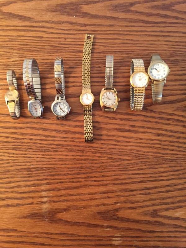 lot 43 image: Lot of watchesTimex stainless steel back wat...