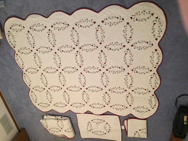 lot 51 image: Sunham Home Fashions quilts2 pillow cases an...