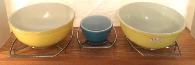 lot 73 image: Lot of 3 Pyrex Bowls with 3 serving trays. 2...