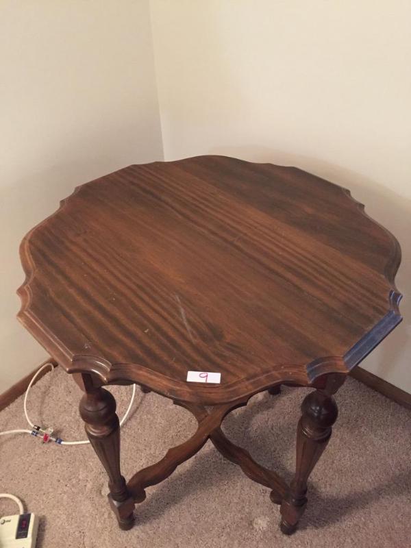 lot 9 image: Round wood table 28&quotx30"...