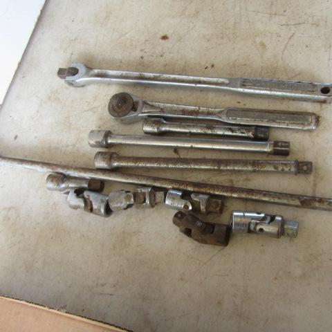 lot 107 image: Craftsman 12 Extensions, Swivel Sockets